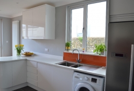 Window above sink replaced; improved placing of wall units